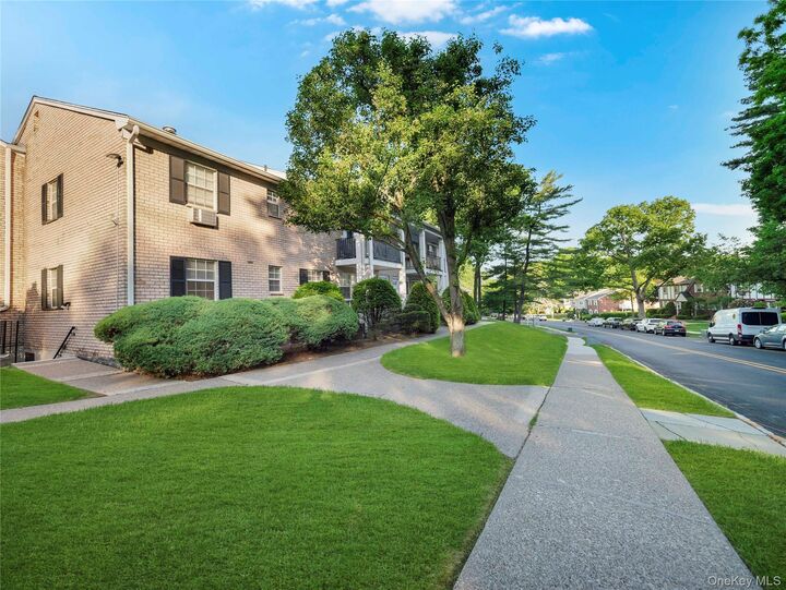 Property Photo:  1 Doxbury Lane  NY 10901 