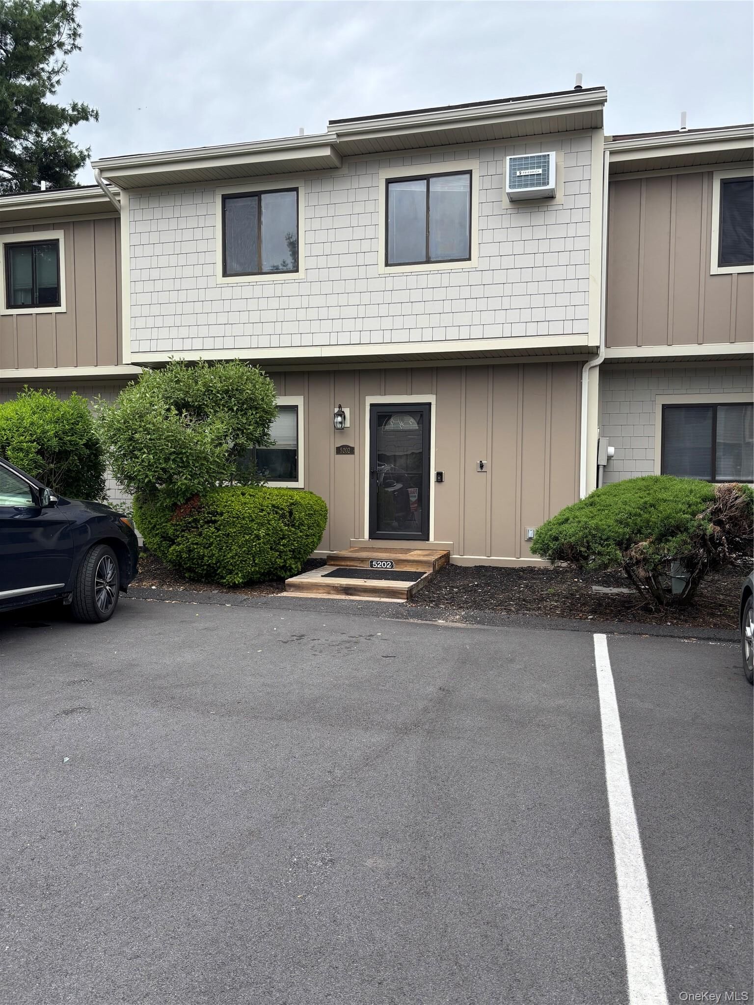 Property Photo: 5202 Chelsea Cove N NY 12533
