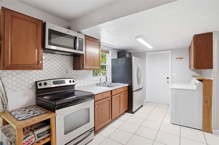 Property Photo:  804 Rosalia Drive  FL 32771 