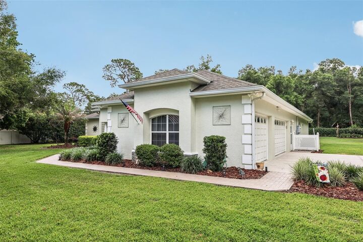 Property Photo:  19200 Lake Swatara Drive  FL 32736 
