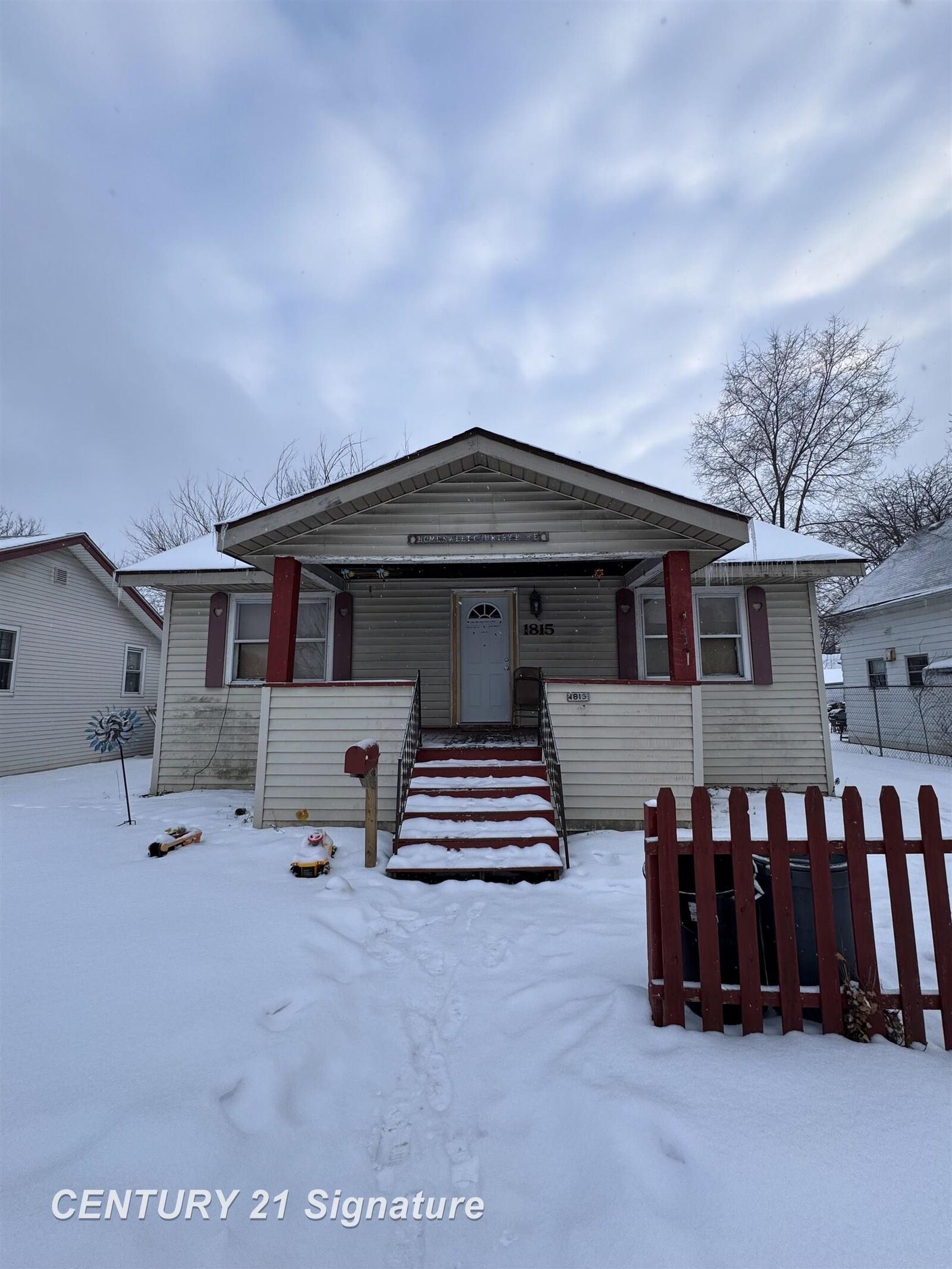 Property Photo:  1815 State Street  MI 48602 