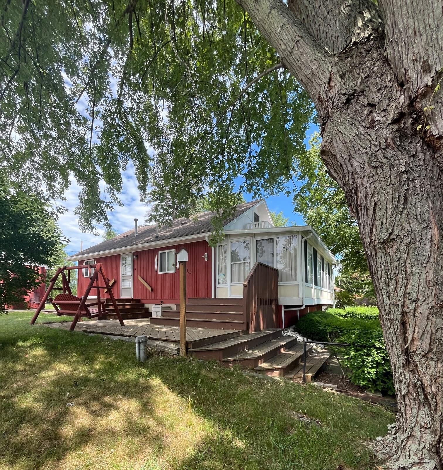 Property Photo:  1219 McKimmy Drive  MI 48612 