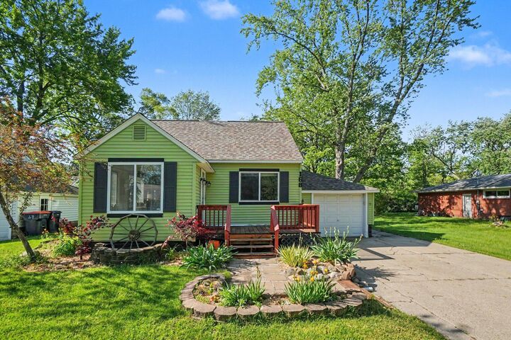Property Photo: 168 E 37th Street MI 49423