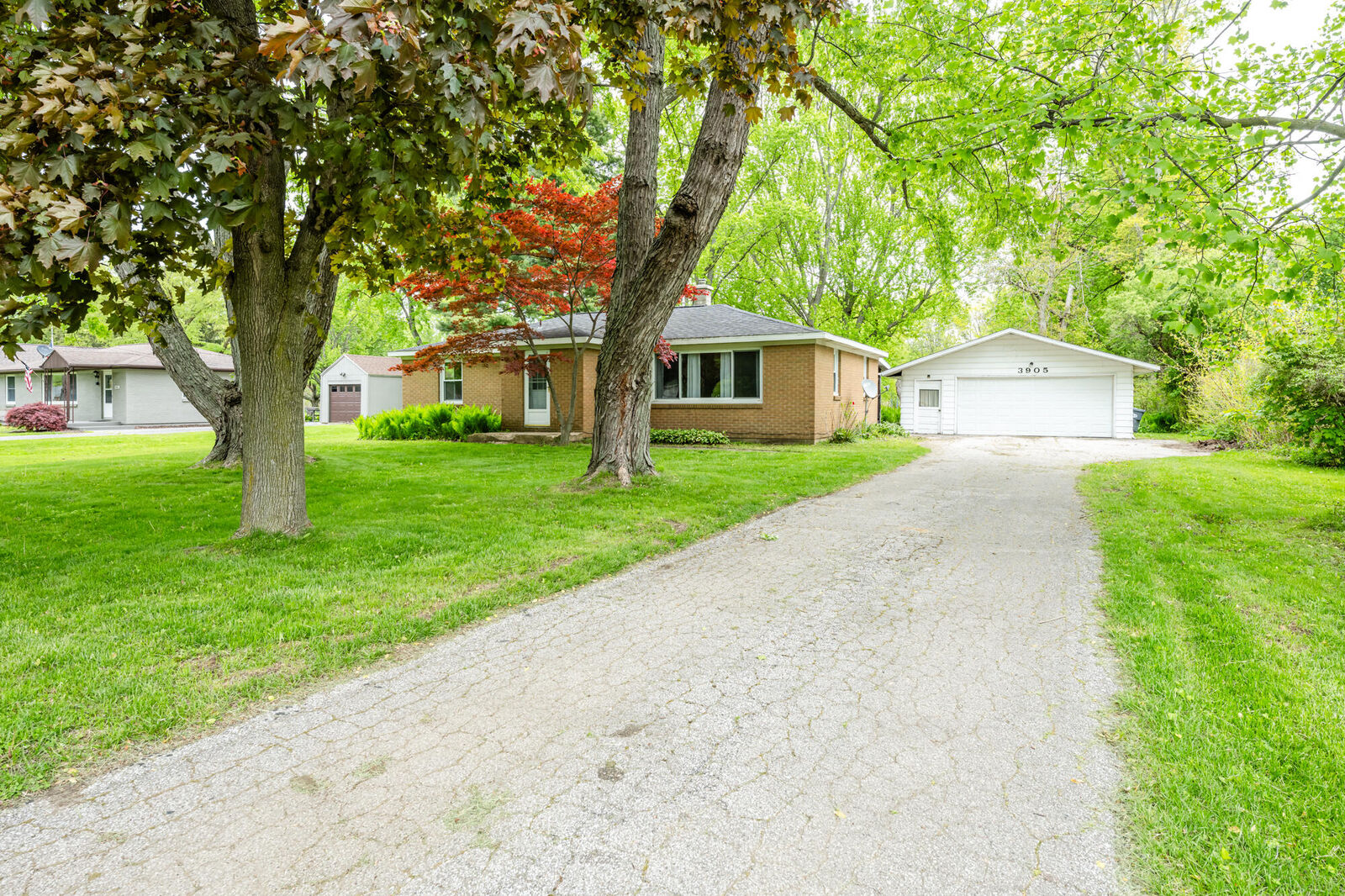 Property Photo: 3905 Meadow Lane MI 49085