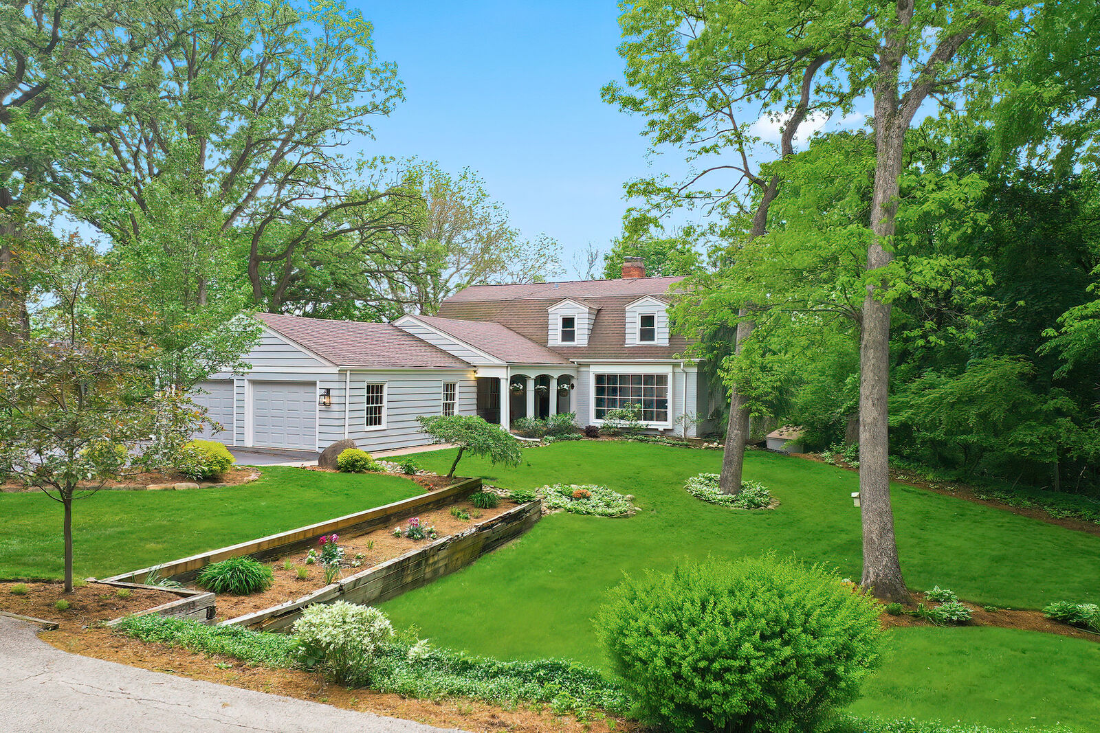 Property Photo:  15 Willet Way  IL 60013 