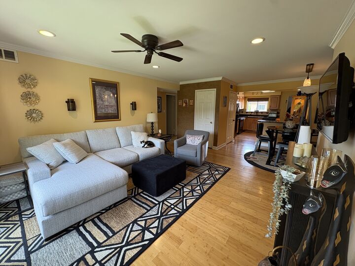 Property Photo:  9481 Bay Colony Drive 2S  IL 60016 