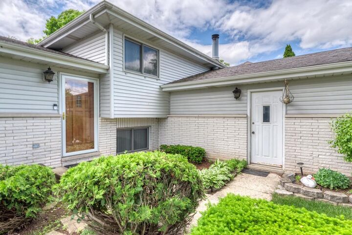 Property Photo:  768 George Street  IL 60106 