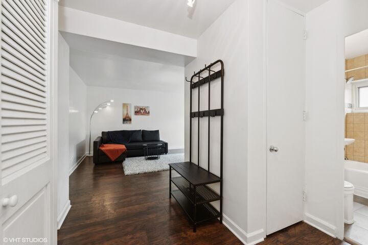 Property Photo:  4950 N Marine Drive 405  IL 60640 
