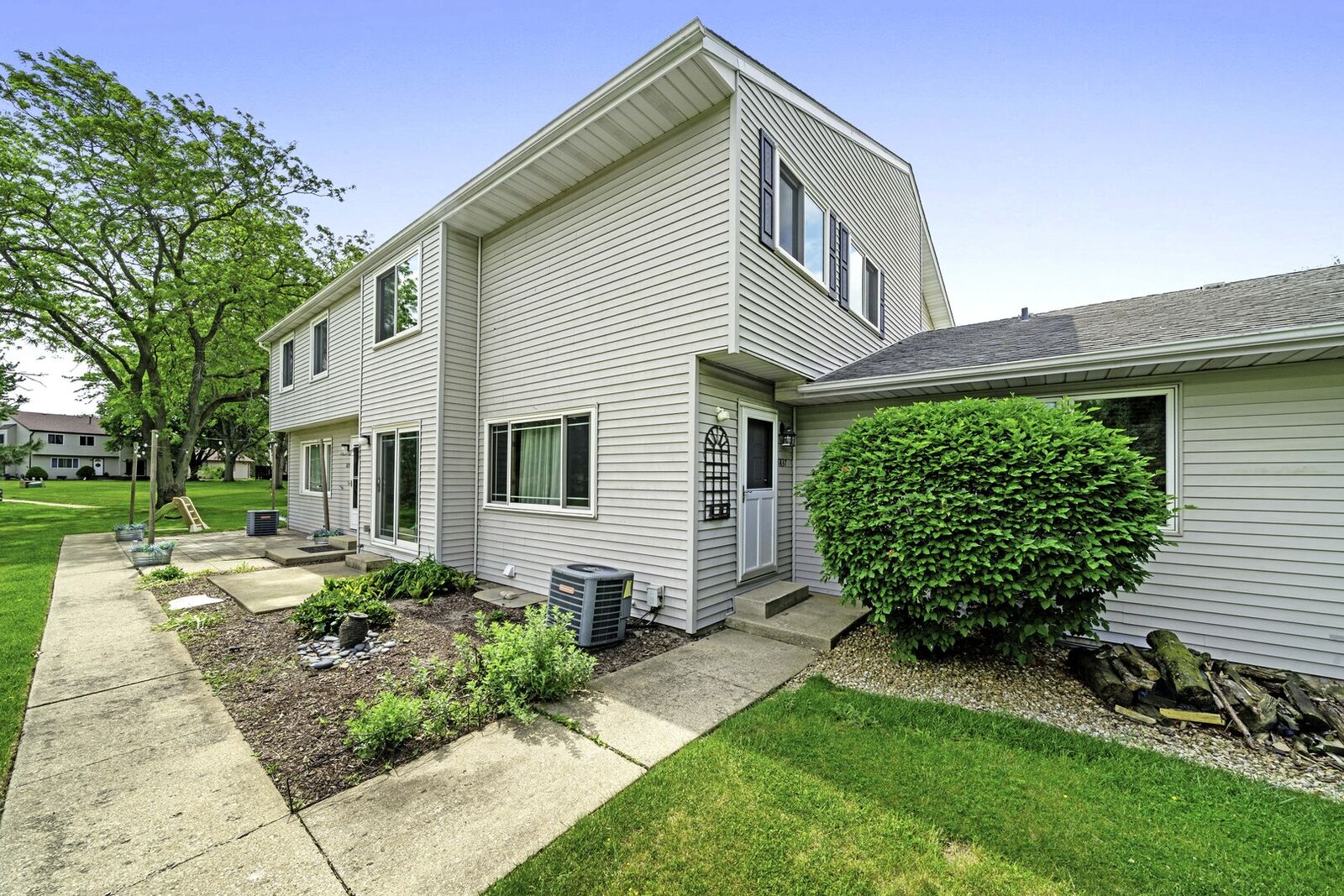 Property Photo:  1837 Kerrybrook Court 0  IL 60178 