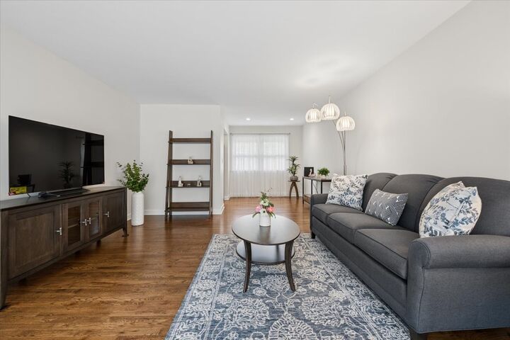 Property Photo: 1742 E Tano Lane IL 60056