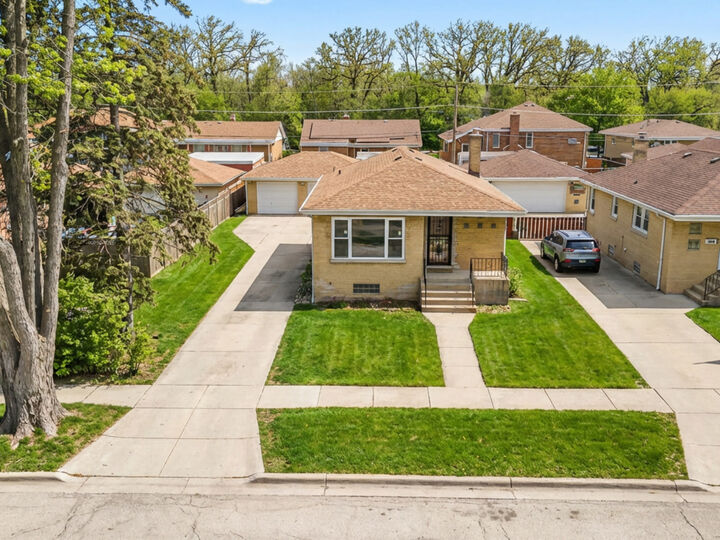 Property Photo:  9120 26th Place  IL 60513 