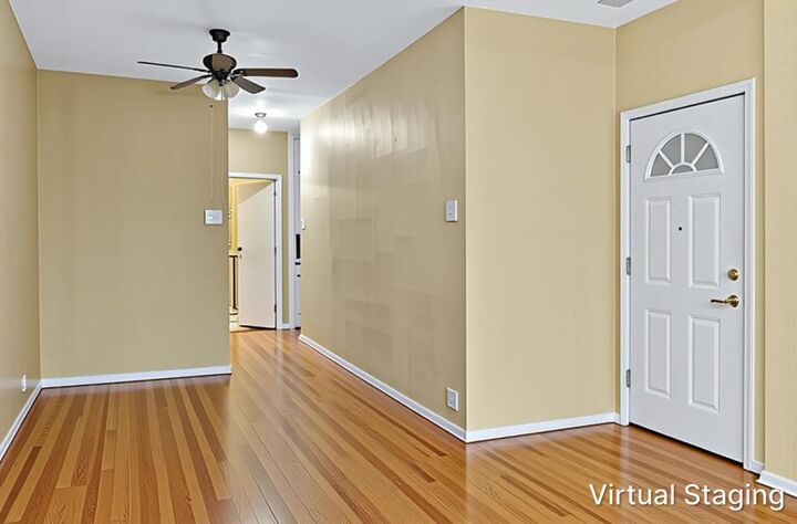 Property Photo: 3018 W Gunnison Street IL 60625