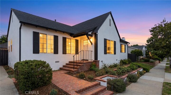 Property Photo:  4829 Presidio  CA 90043 
