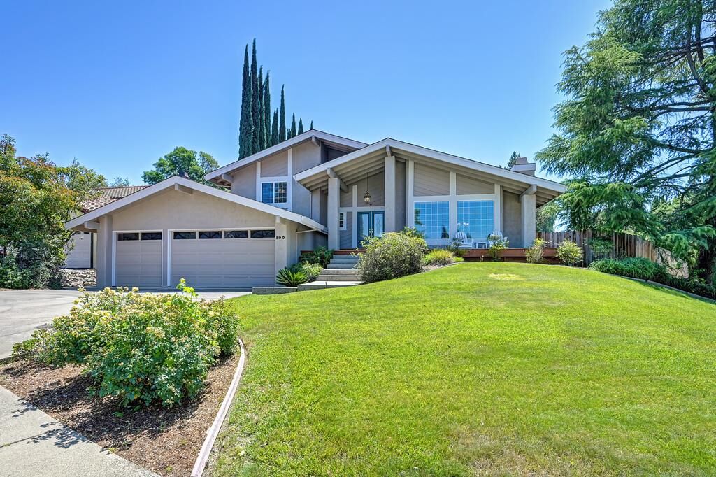 Property Photo: 100 Bermuda Court CA 95678
