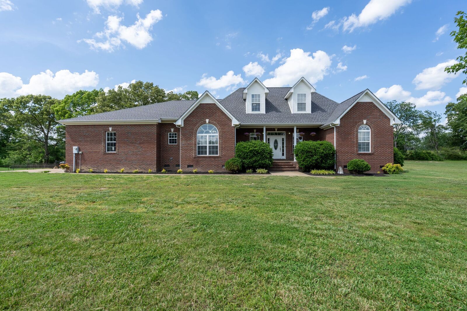 Property Photo: 387 Center Point Dr TN 38483