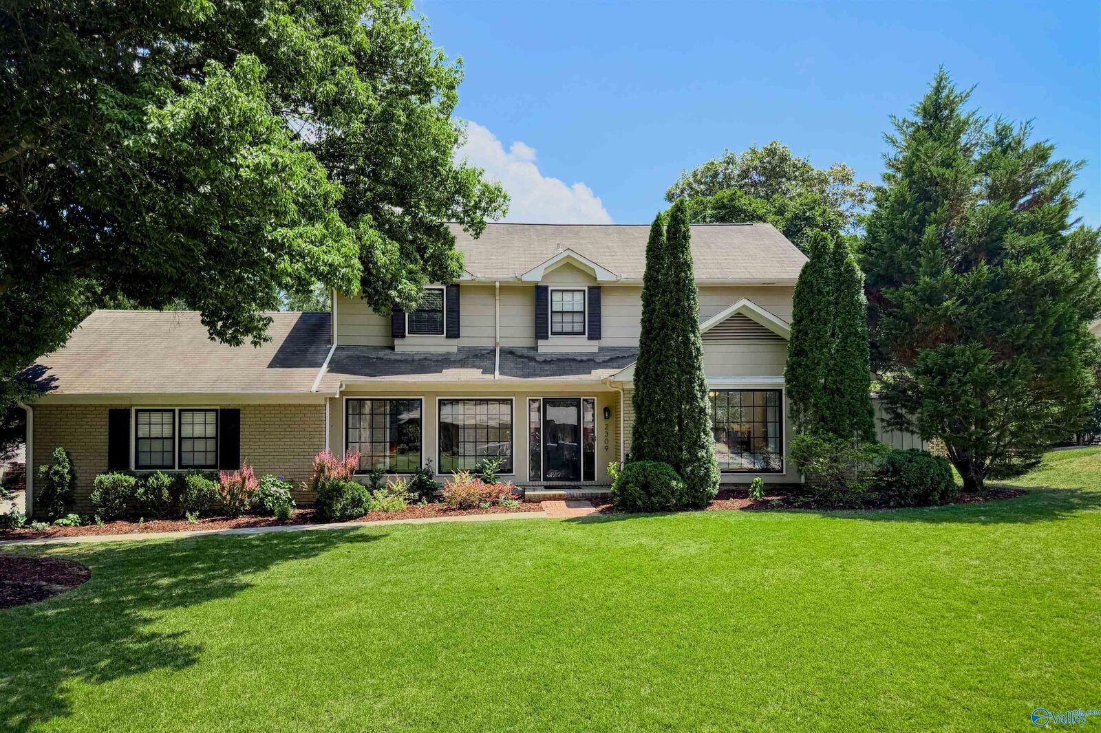 Property Photo:  2309 Greenwood Drive SE  AL 35601 