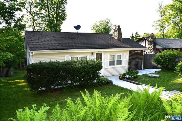 Property Photo:  70 Tamarack Trail  NJ 07460 