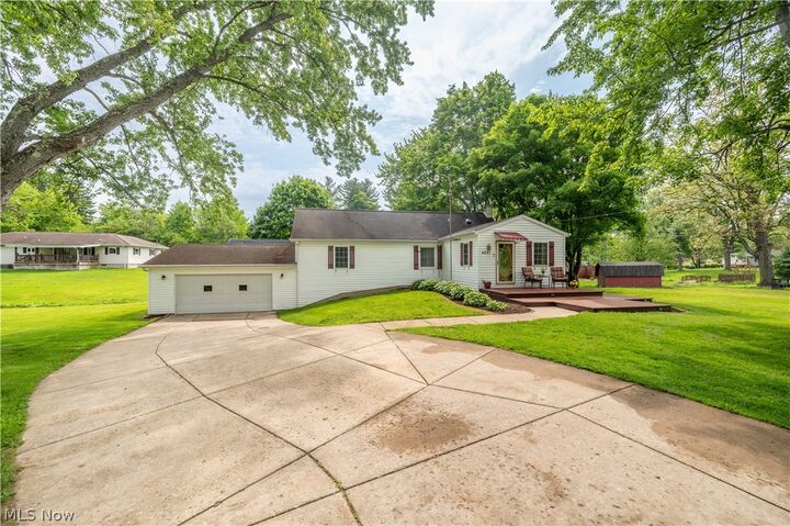 Property Photo: 4631 March Avenue OH 44505