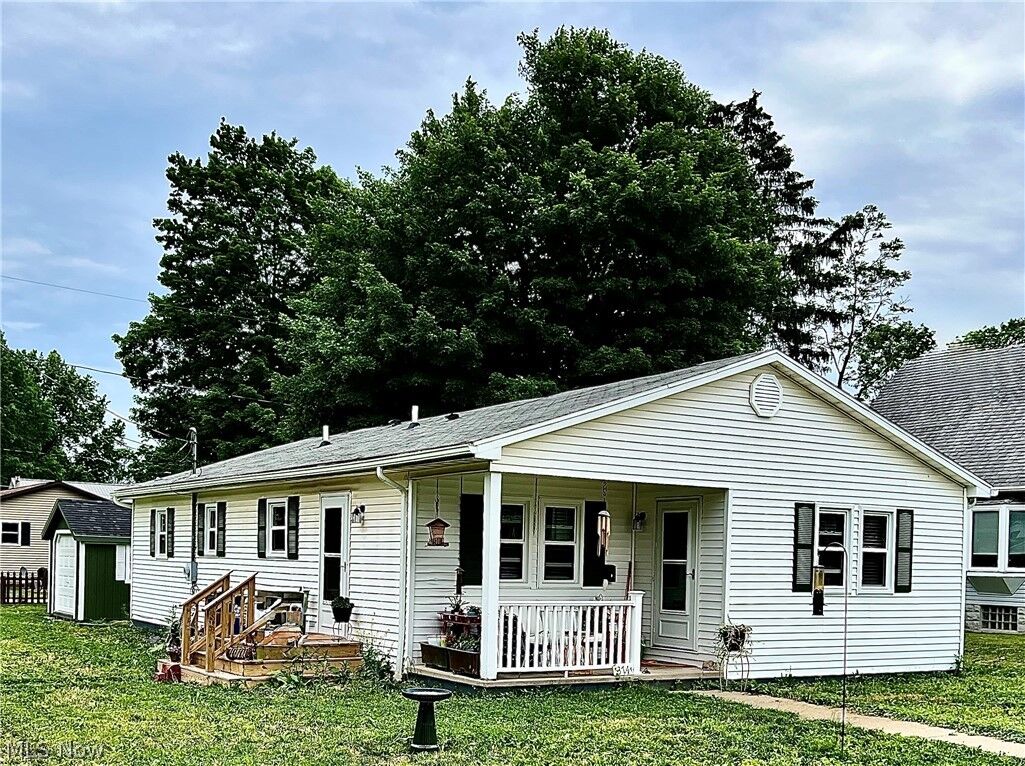 Property Photo:  374 Pearl Street  OH 44431 