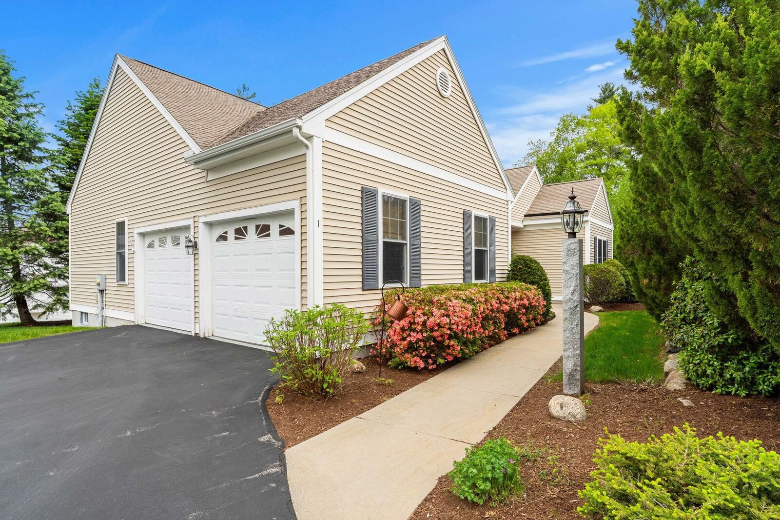 Property Photo: 1 Tarleton Lane NH 03031