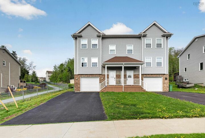 Property Photo: 50 Avebury Court NS B4E 0E9