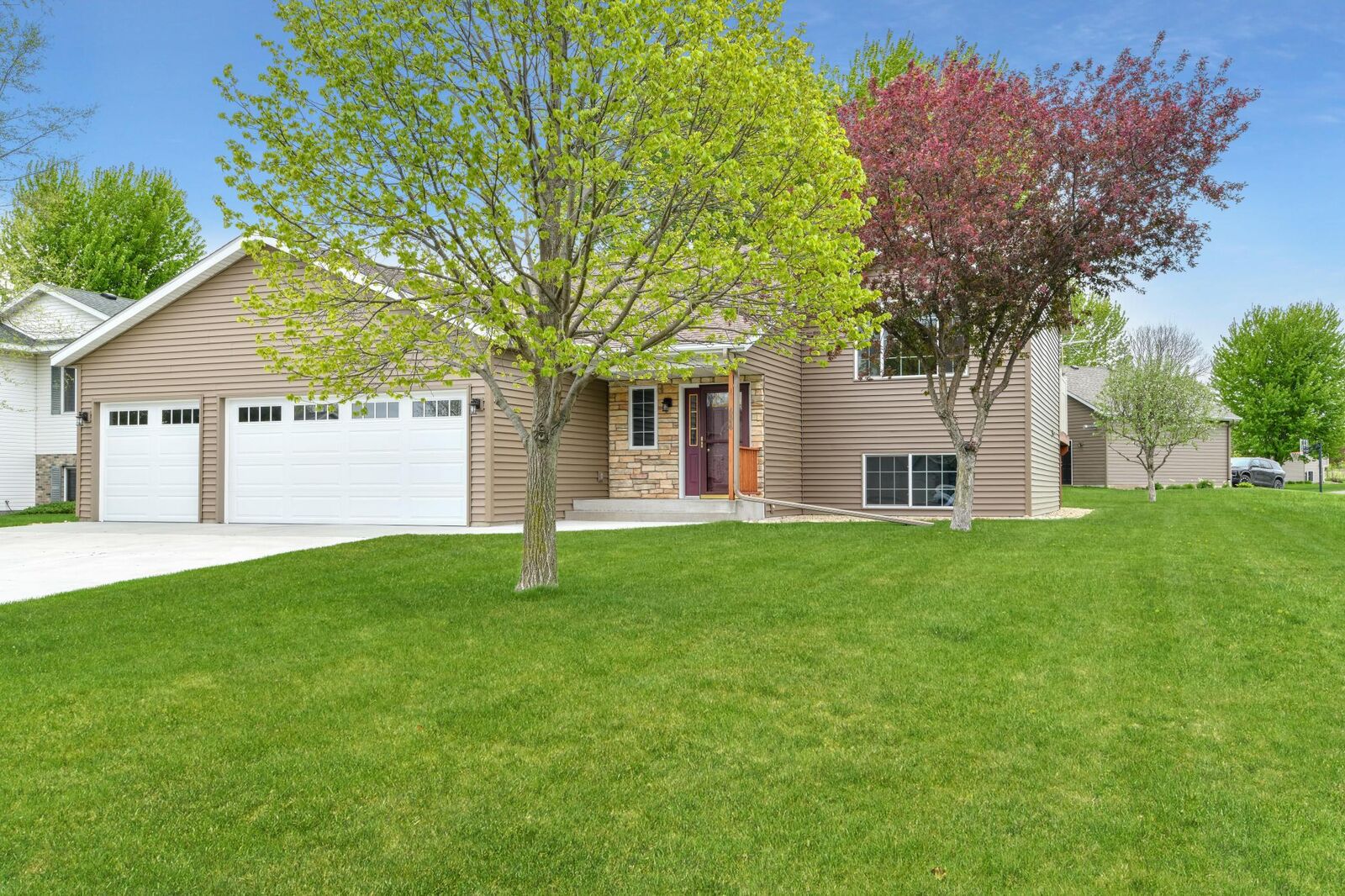 Property Photo:  646 7th Avenue S  MN 56377 