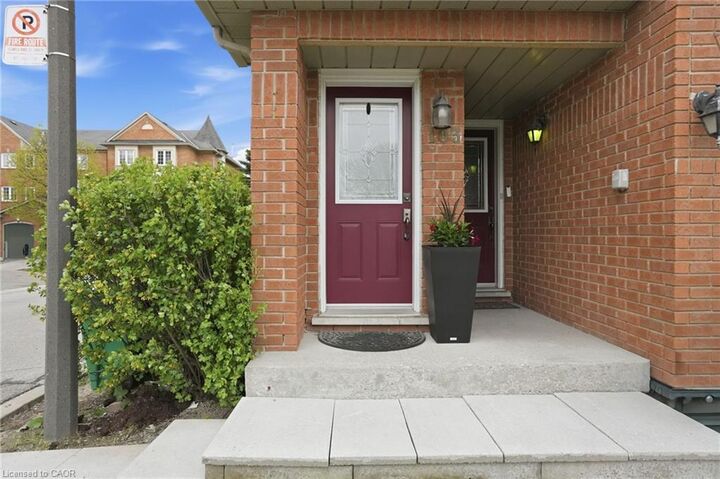 Property Photo:  6950 Tenth Line W 103  ON L5N 6Y1 
