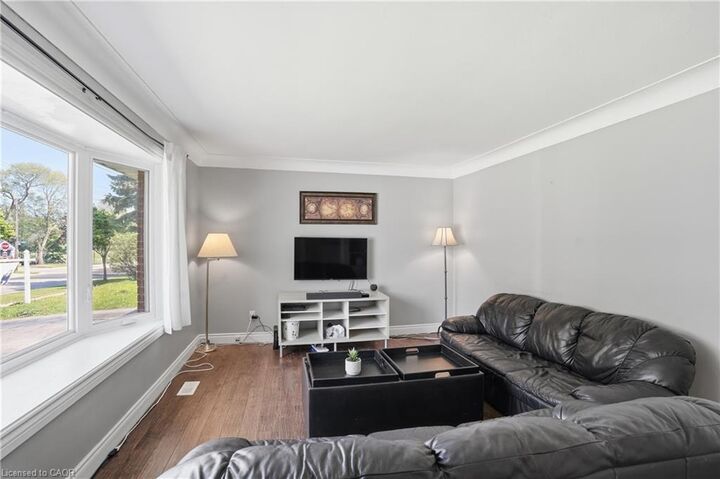 Property Photo: 1318 Fisher Avenue ON L7P 2L6