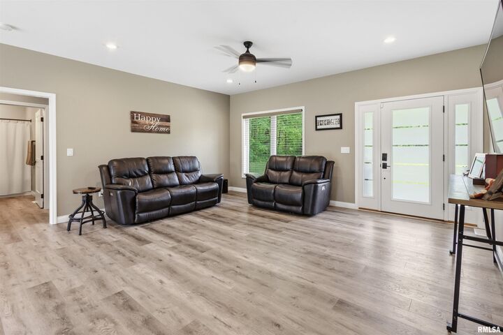 Property Photo:  11323 Linn Road  IL 62812 