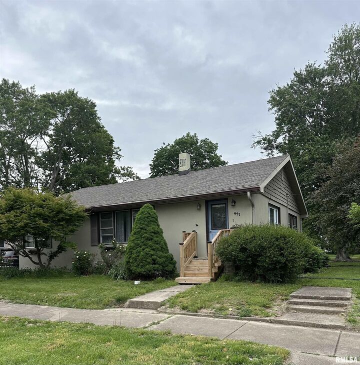 Property Photo:  411 E North Street  IL 61448 