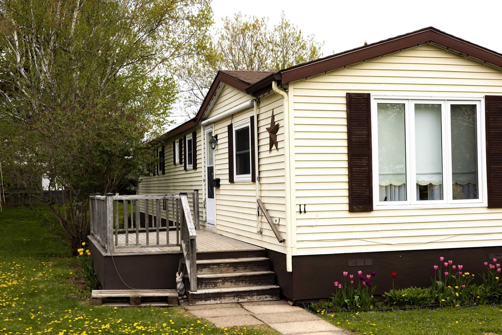Property Photo: 11 Manor Drive PE C1A 6R2