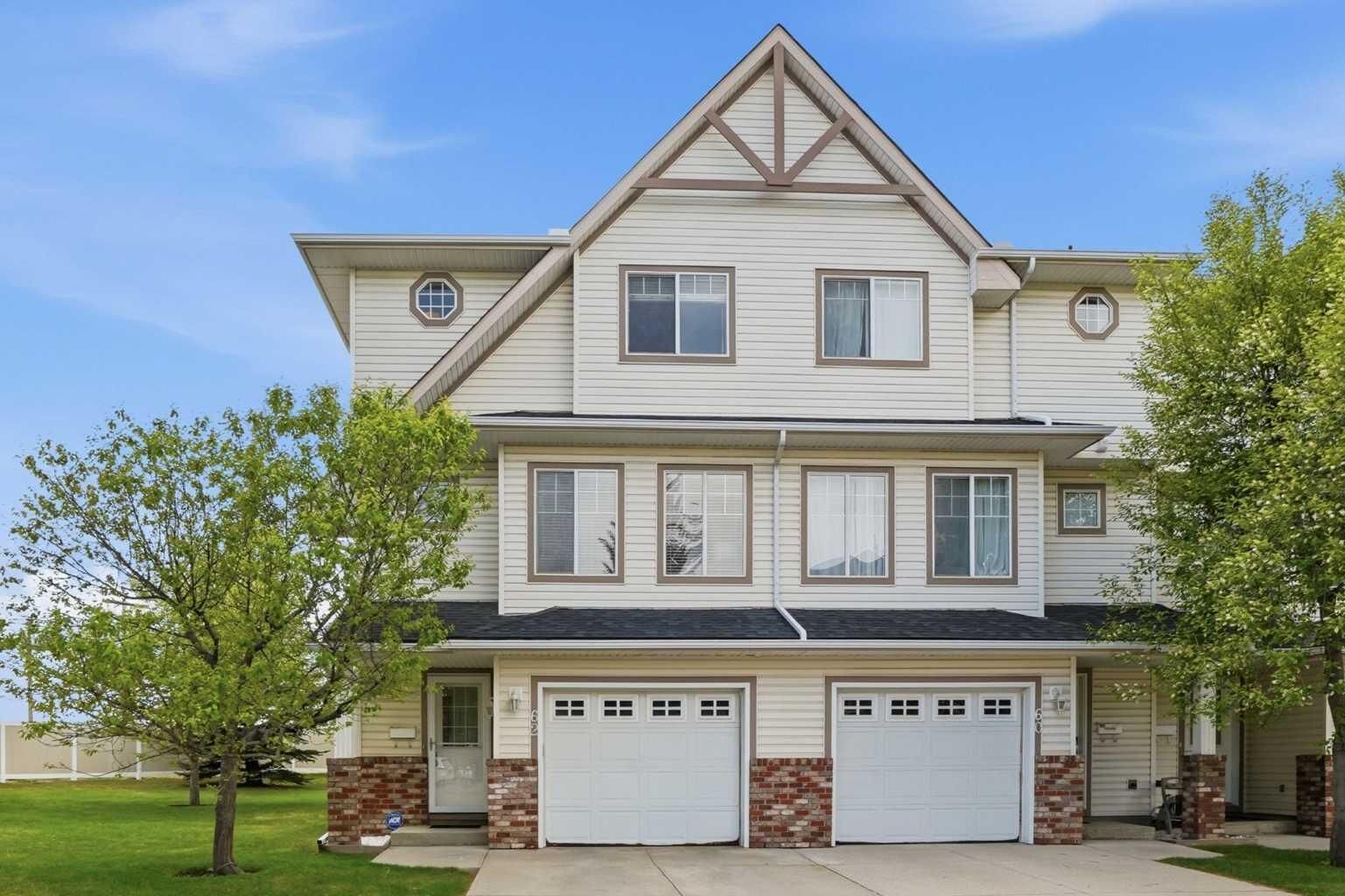 Property Photo:  62 Country Hills Cove NW  AB T3K 5G7 