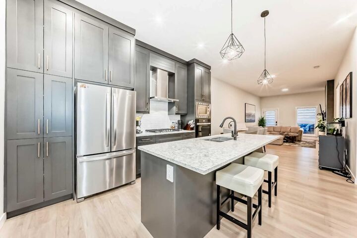 Property Photo:  7 Wolf Crescent  AB T1S 5V1 