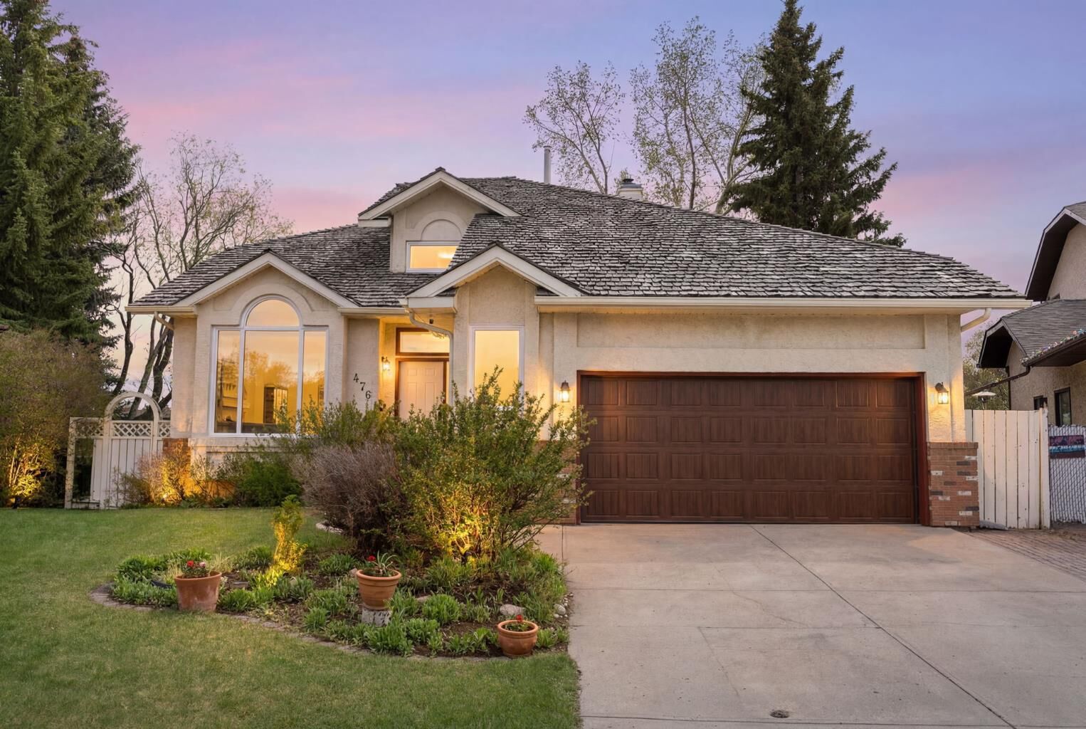 Photo de la propriété: 476 Silvergrove Gardens NW AB T3B 4S8