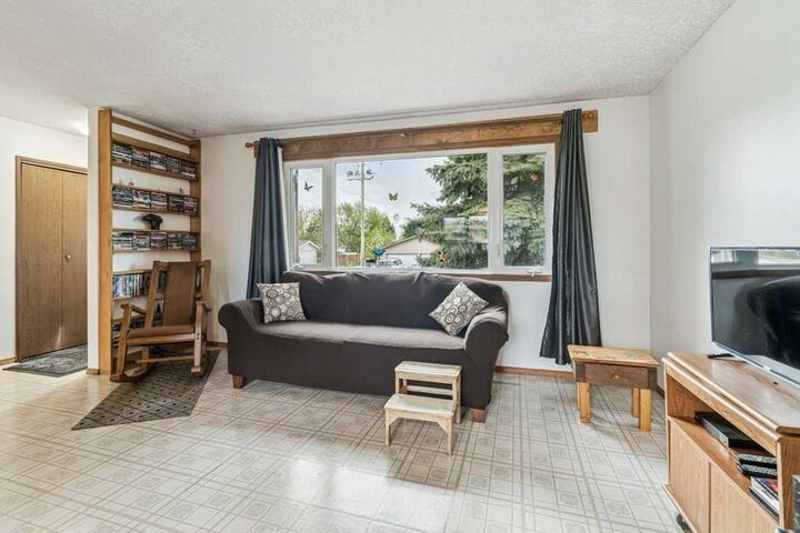 Property Photo: 840 Pinecliff Drive NE AB T1Y 3W7