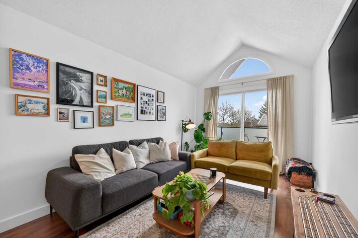 717 4A Street NE 401 — photo 1