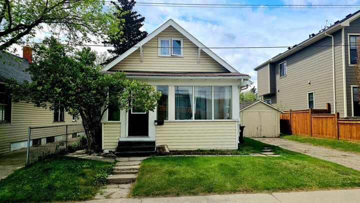 Property Photo: 2115 10 Street NW AB T2N 0Z4