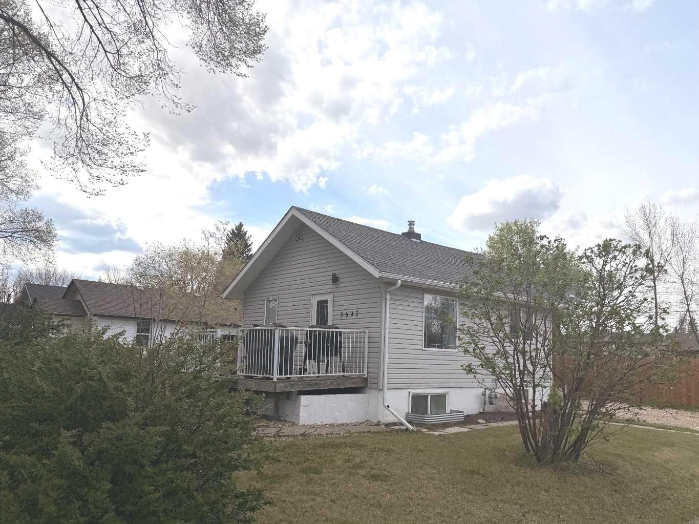 Property Photo: 5602 51 Avenue AB T4L 1K9