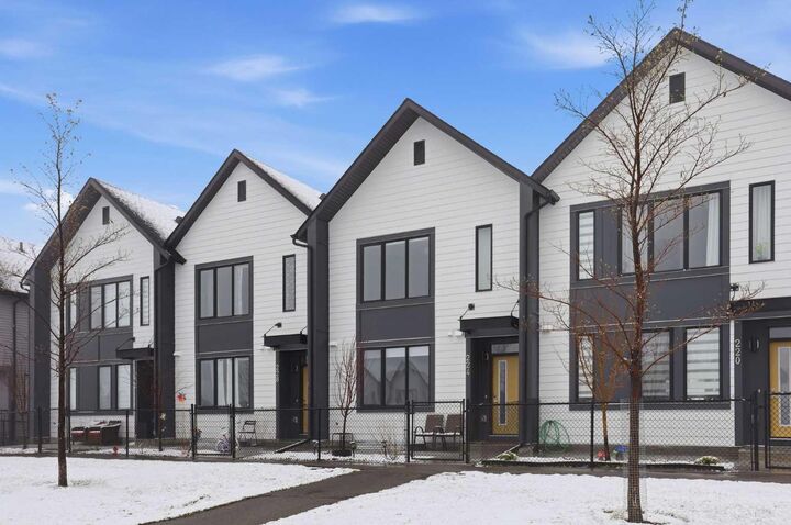 Property Photo: 224 South Point Greenway SW AB T4B 5J3