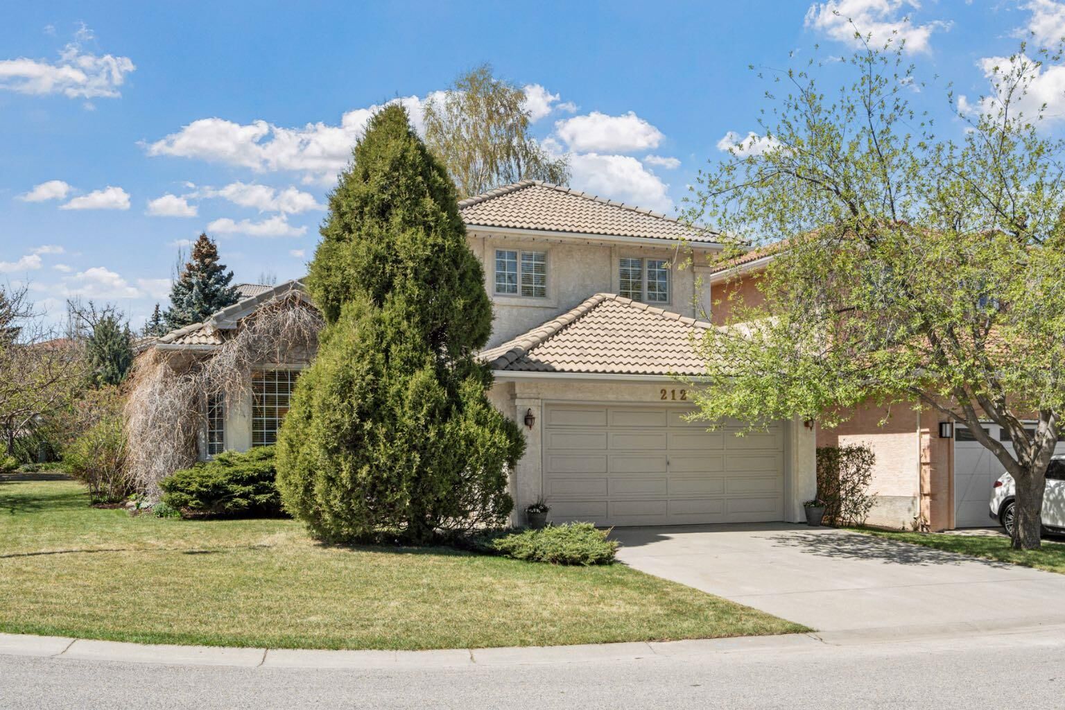 Photo de la propriété: 212 Sirocco Place SW AB T3H 2N3