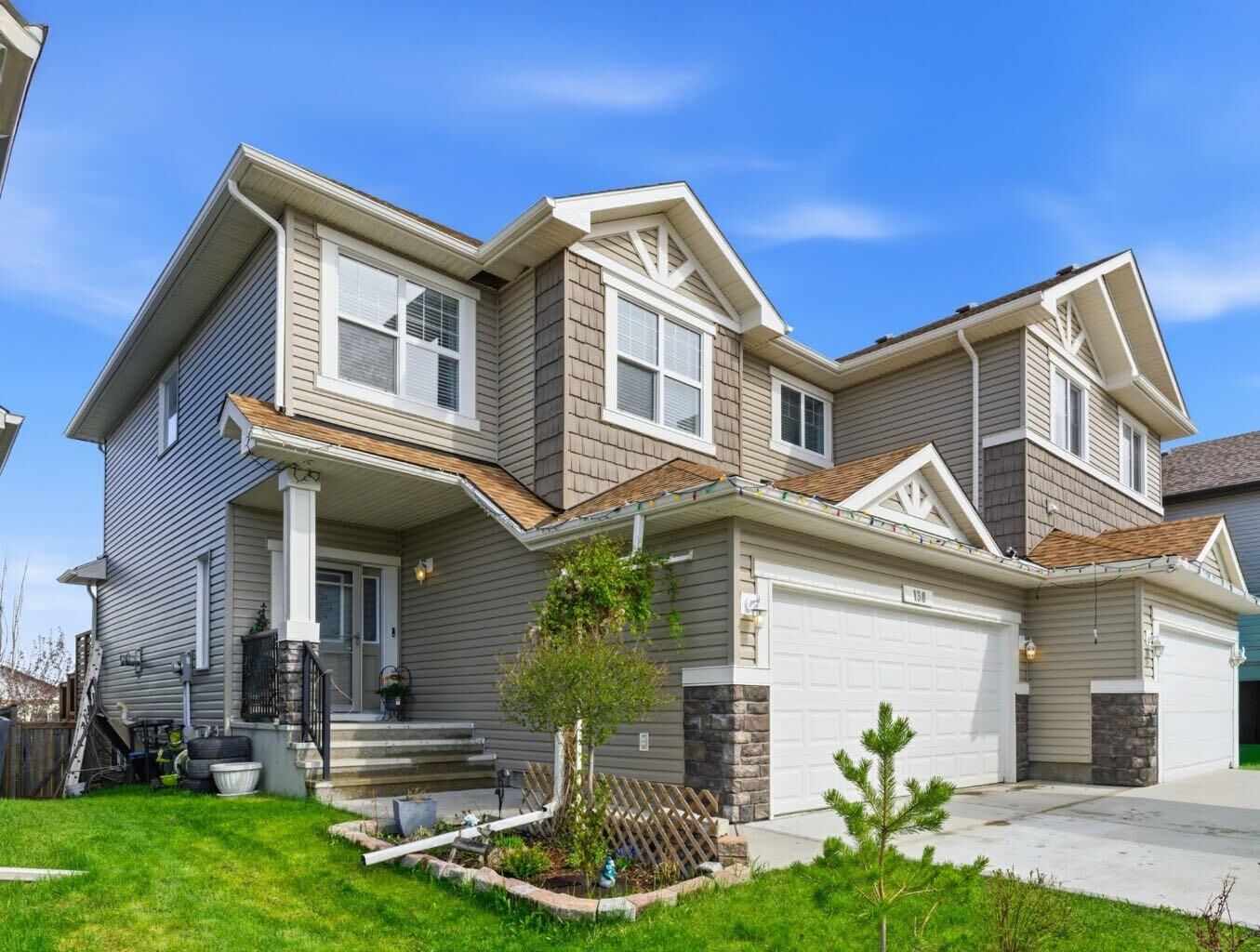 Property Photo:  138 Bridlerange Place SW  AB T2Y 0K8 