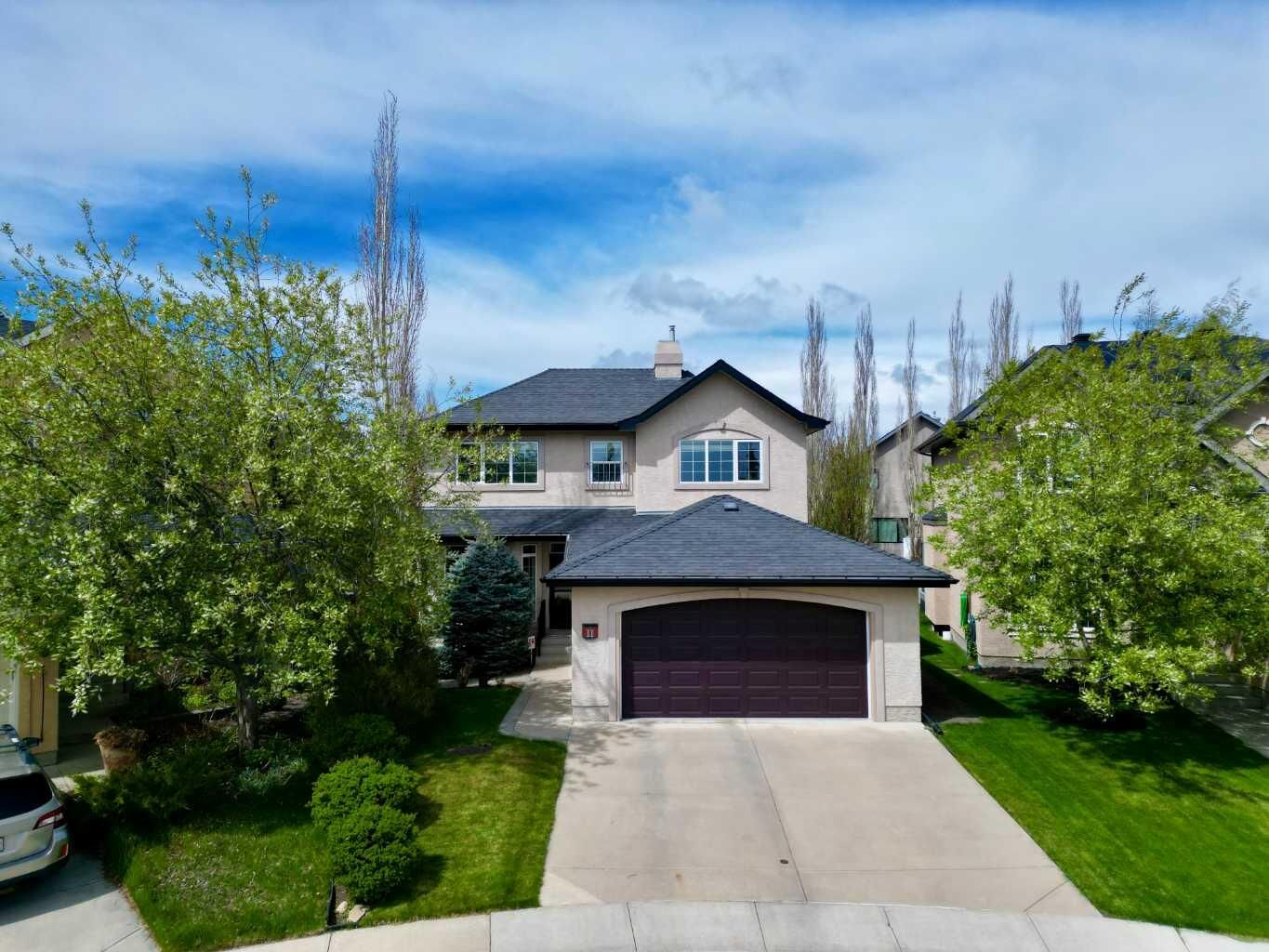 Property Photo:  11 Tuscany Glen Green NW  AB T3L 2V8 