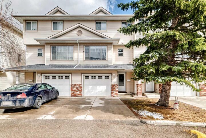 Property Photo: 110 Country Hills Cove NW AB T3K 5G7