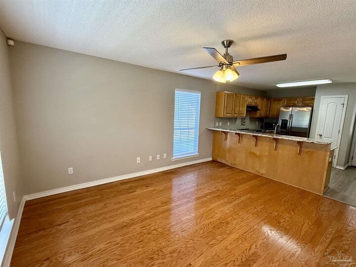 Property Photo:  2121 Pin High Dr  FL 32526 