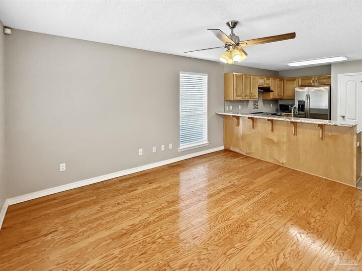 Property Photo: 2121 Pin High Dr FL 32526