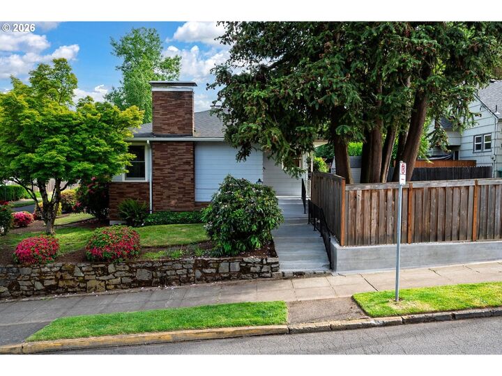 Property Photo:  7530 SE Yamhill St  OR 97215 