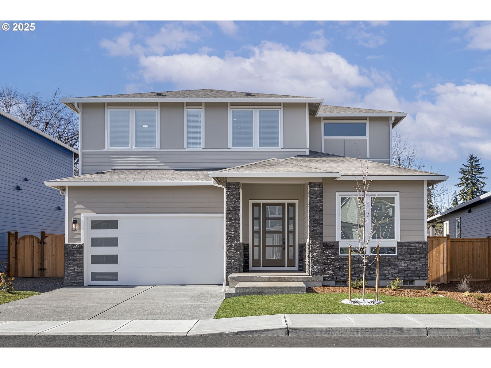Property Photo:  15221 SE Towers Ter  OR 97267 