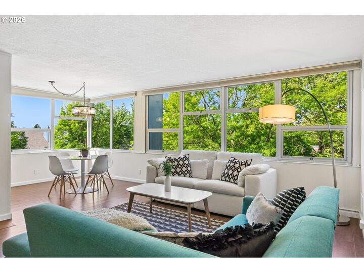 Property Photo:  1220 NE 17th Ave 2F  OR 97232 