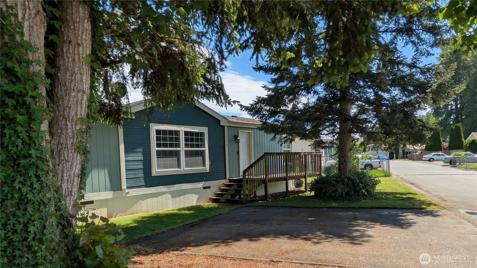 Property Photo: 14206 124th Street Ct E WA 98374