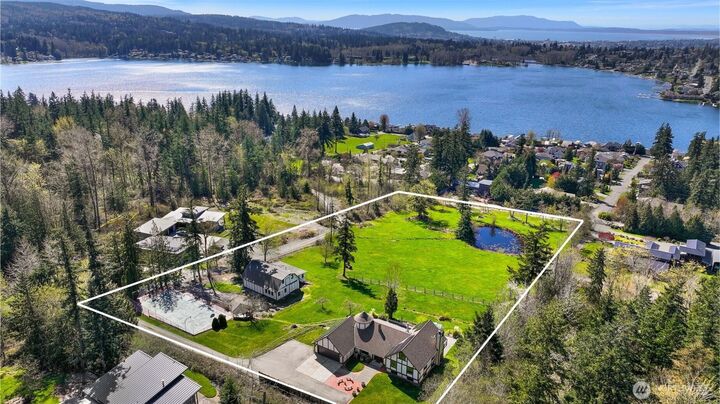 Property Photo: 5225 E North Street WA 98226